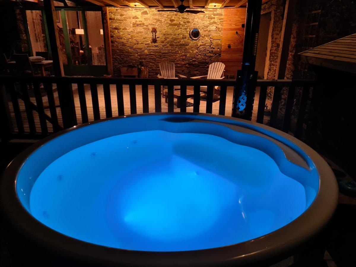 Jumilhac-le-Grand La Rhue Gites - Jacuzzi المظهر الخارجي الصورة